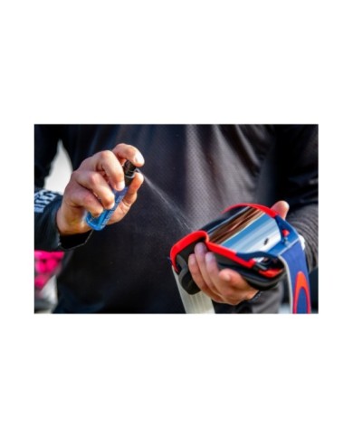 Muc-Off Muc-Off Visor, Lens & Goggle Cleaner 32ml (tower of 18)