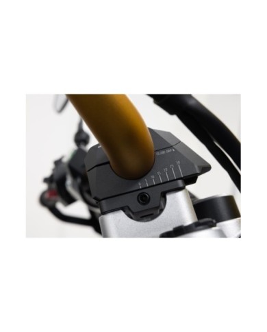 SW-MOTECH Spostamento manubrio vario 32 mm, nero